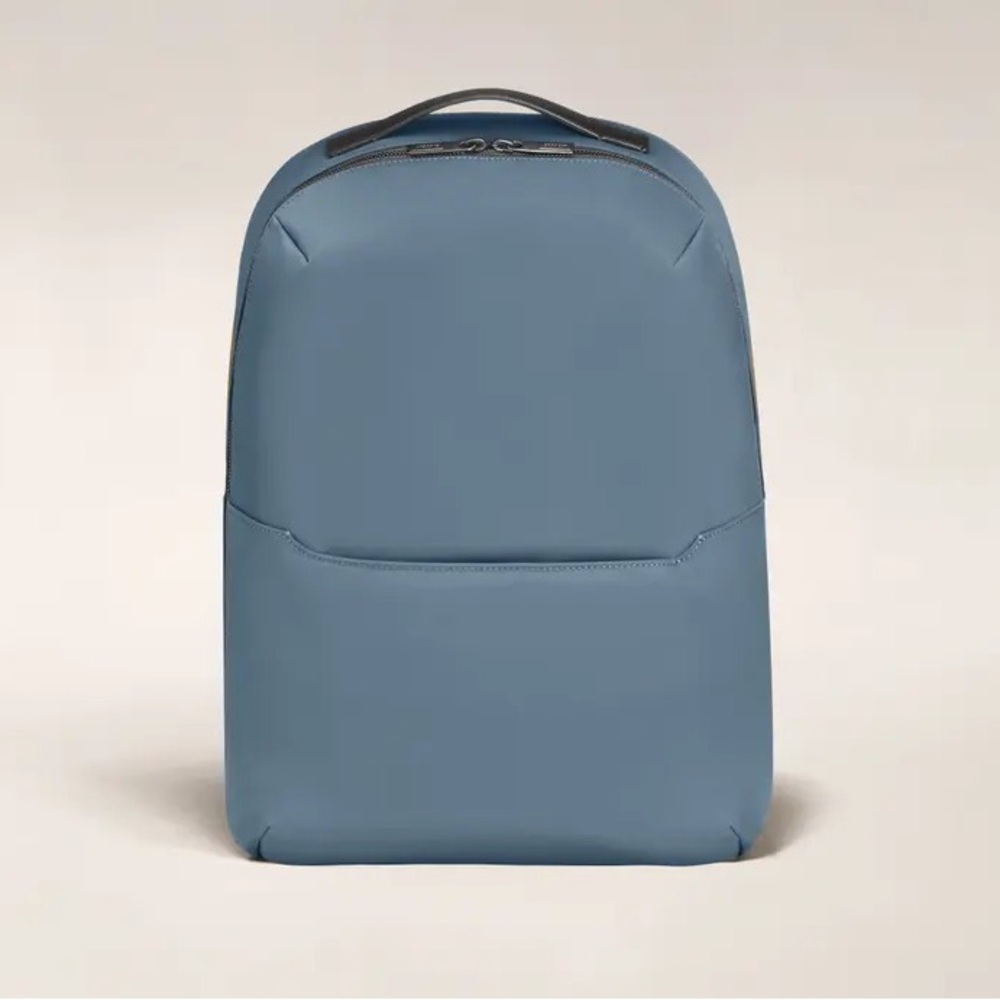 Away The Everywhere Zip Backpack in Olive